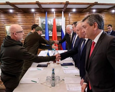 Радио Кирай: Вторият кръг преговори Русия-Украйна заприлича на филма 