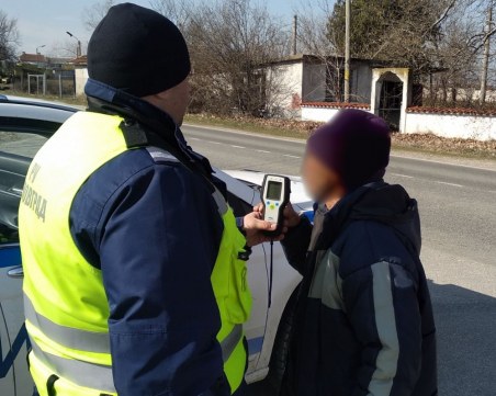 Спипаха двама пияни зад волана в Пловдивско, единия карал без номера