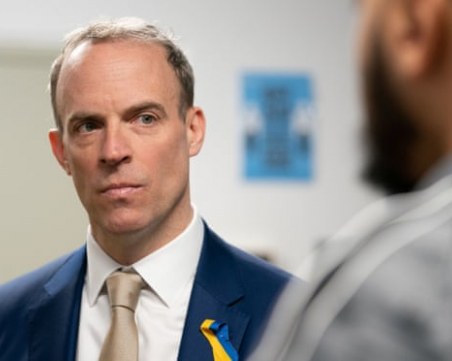 Вице на Джонсън: Изземваме имоти на руски олигарси в Лондон, настаняваме в тях бежанци от Украйна