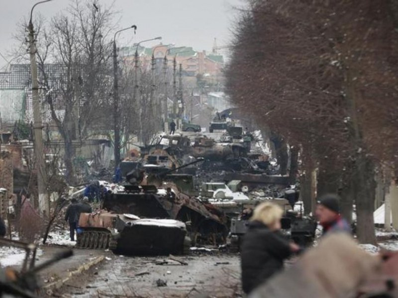Деца загинаха при въздушни удари близо до Киев