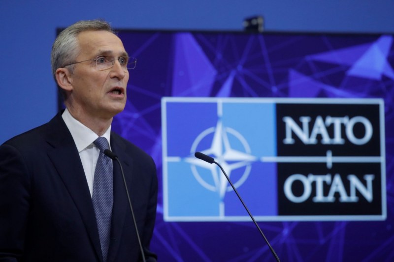 Столтенберг: Самолети и войски на НАТО няма да влизат в Украйна