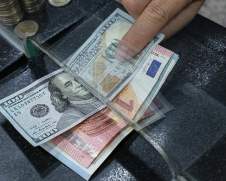 Парите, които емигрантите изпращат в България, са намалели с 87%