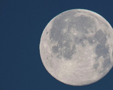 Стара ракета се разби в Луната