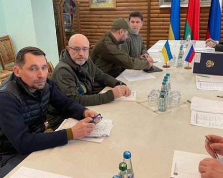 Третият кръг от преговорите между Украйна и Русия ще се проведе в понеделник