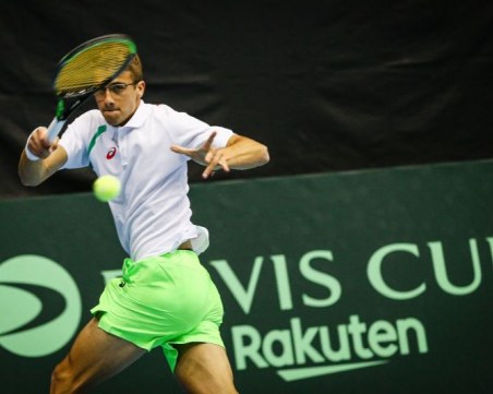 Убедителна победа класира България напред за Купа 