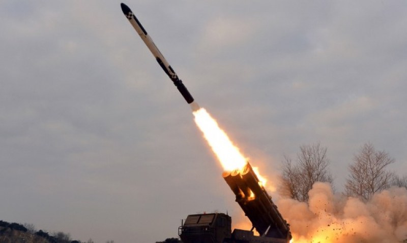 Северна Корея пак изстреля балистична ракета?