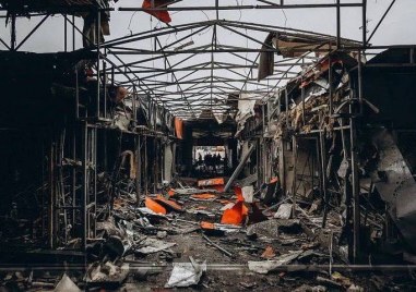 Потресаващи кадри от напълно разрушения пазар в Харков публикуваха украинските