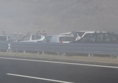 Над 50 превозни средства се сблъскаха поради гъста мъгла на