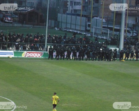 Без сериозни нарушения на обществения ред премина мачът вчера между пловдивските футболни отбори Ботев и Локомотив