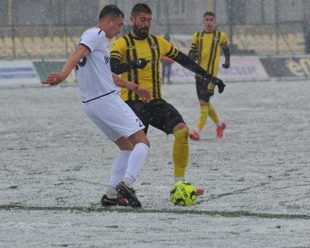 Дубълът на Ботев не успя да победи у дома