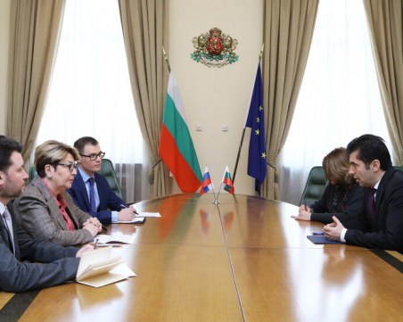 Руската посланичка се извини на Кирил Петков