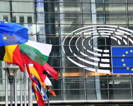 ЕК ще предложи мерки за ограничаване вноса на енергоносители от Русия