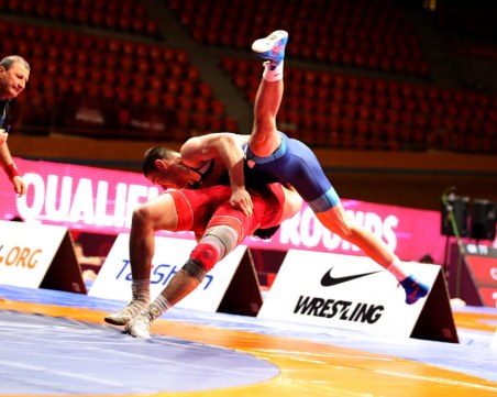 Младите ни борци започнаха с две победи на Евро 2022