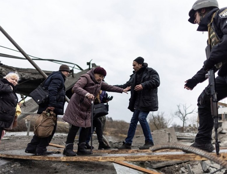 Продължава извеждането на бежанци от Одеса и размирните райони. 150
