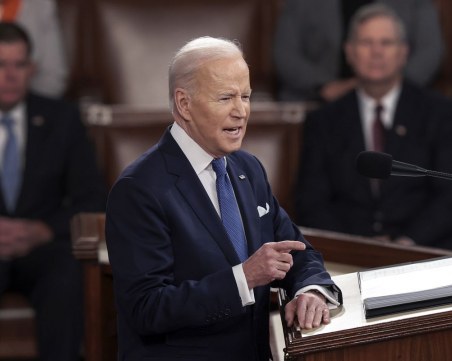 Байдън: Спираме вноса на петрол от Русия, няма да се субсидираме войната на Путин