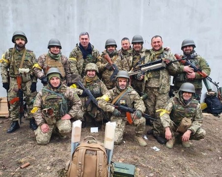 Латвийски депутат и зам.-министър на Грузия отидоха да се бият за Украйна, легионерите стигнаха 16 000