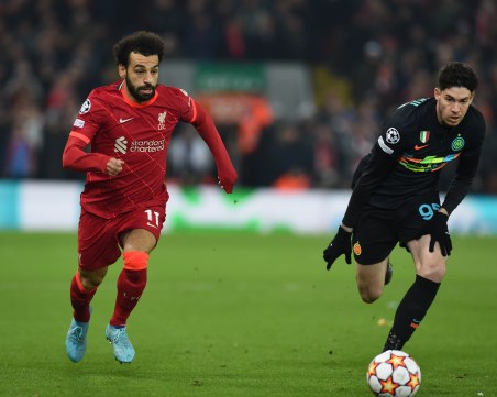 Ливърпул загуби, но продължава напред, Байерн разгроми Залцбург