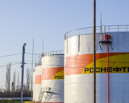 САЩ може да забранят вноса на руски петрол