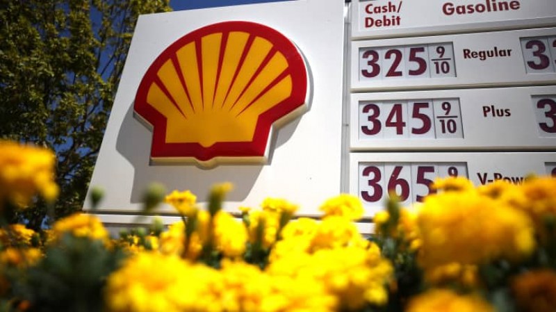 Нефтената компания Shell затваря обектите си в Русия. Като първа
