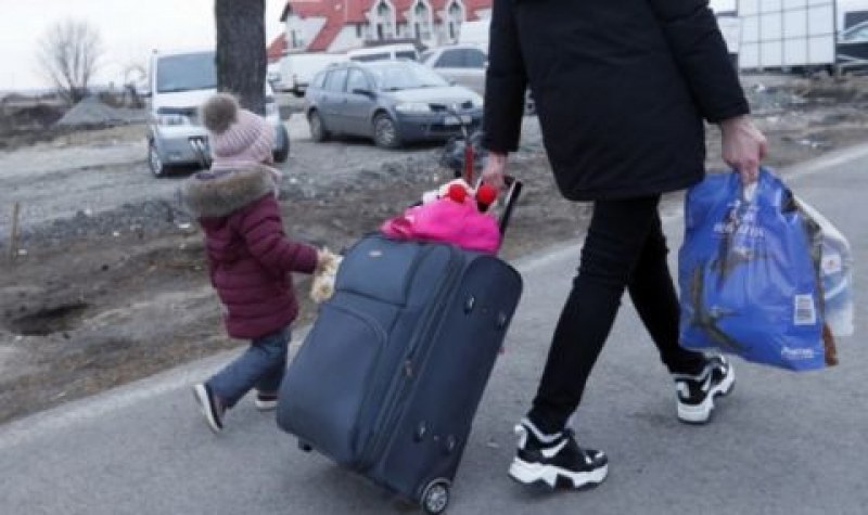 Най-малко 1,2 милиона бежанци са преминали границата от Украйна към