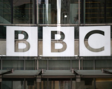 Би Би Си подновява дейността си в Русия