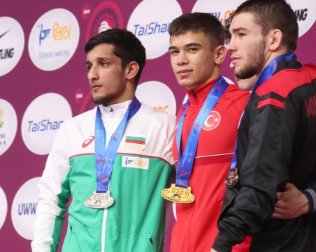 Сребро и бронз за борците ни от Евро 2022 в Пловдив