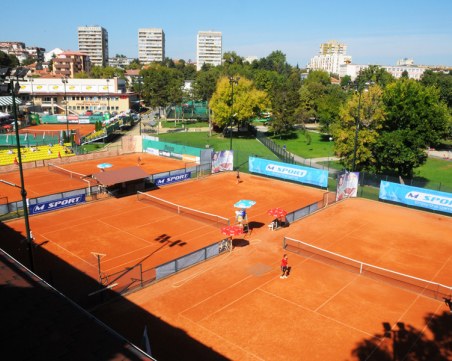 Все повече клубове включват в инициативата на федерацията по тенис за подпомагане на украински тенисисти