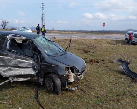 Жена загина, а трима пострадаха при катастрофа в Бургаско