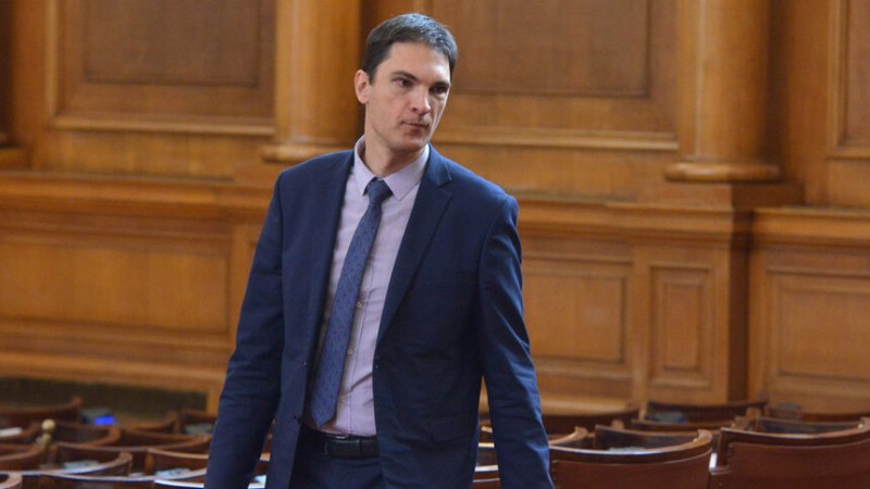 Депутатът от „Продължаваме промяната“ Александър Дунчев изнесе данни за скандални