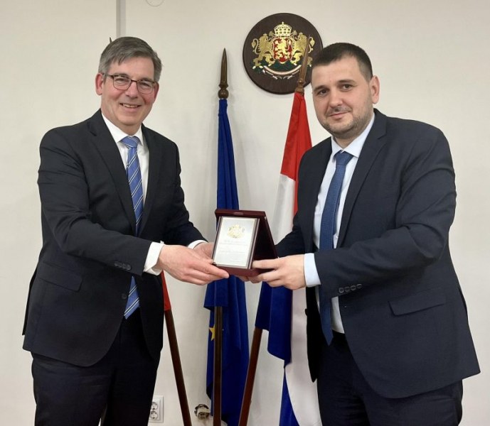 Посланикът на Кралство Нидерландия се срещна с областния управител Йордан Иванов