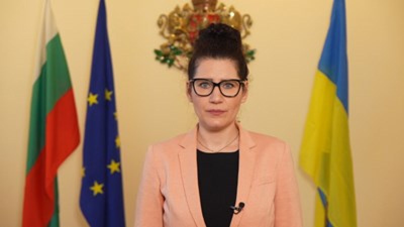 В специално видео обръщение вицепремиерът по ефективно управление Калина Константинова