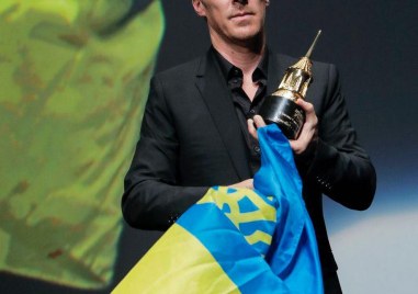 Бенедикт Къмбърбач спечели наградата Cinema Vanguard на 37 ия международен филмов фестивал