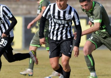 Футболистът на Локомотив Пловдив Парвизджон Умарбаев получи повиквателна за националния