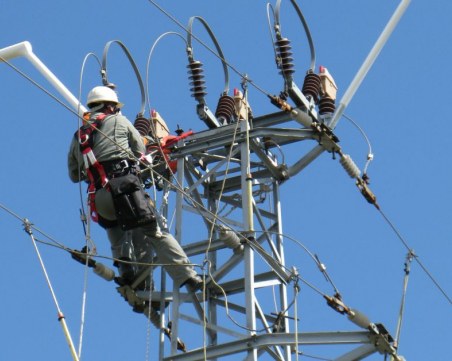 КЕВР: Няма да има поскъпване на тока от април, през юни може да скочи 10%