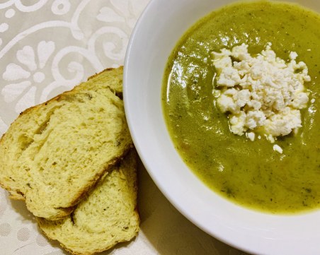 Лека и здравословна вечеря: Крем супа от спанак и картофи