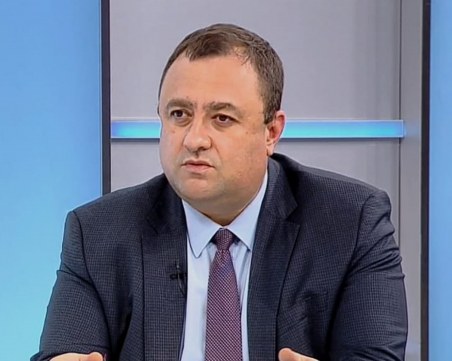 Министър Иванов към зърнопроизводителите: Браншът трябва да покаже своята солидарност и отговорност с народа