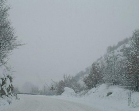 Още две катастрофи са станали в Пазарджишко, от МВР предупреждават за заледени участъци