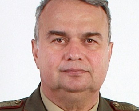 Оставиха под домашен арест обвинения в шпионаж генерал