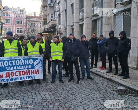 Стотици служители на МВР на протест в Пловдив, искат реална реформа и по-високи заплати