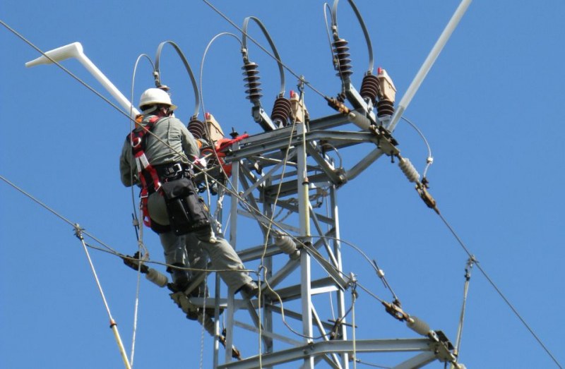 КЕВР: Няма да има поскъпване на тока от април, през юни може да скочи 10%