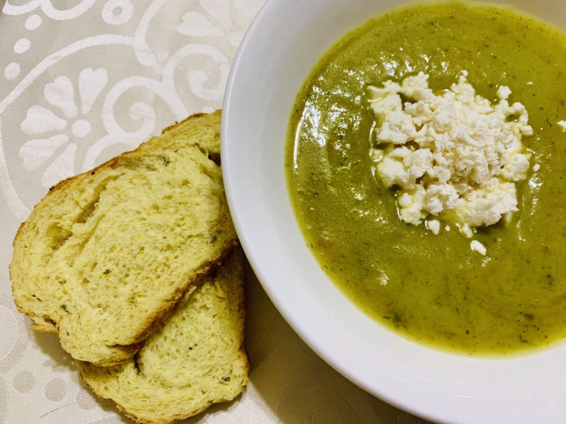 Лека и здравословна вечеря: Крем супа от спанак и картофи