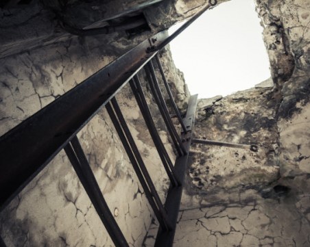 Експерт: Всички сгради, строени преди 1992 година, имат противорадиационно укритие