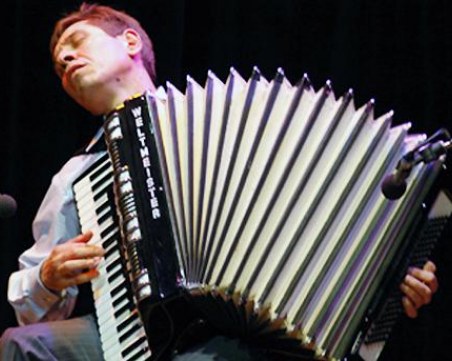 Големият акордеонист Петър Ралчев с майсторски клас в Музикалната академия