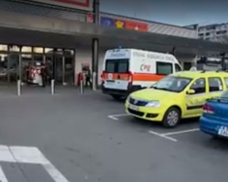 Мъж почина, докато чака на опашка за олио