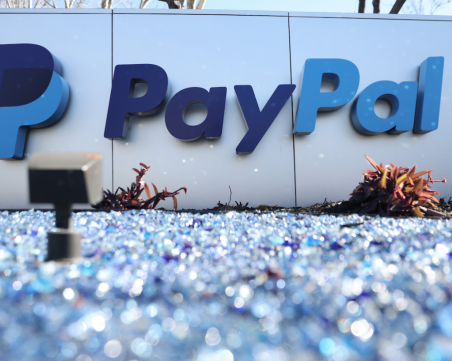 PayPal спира услугите си в Русия