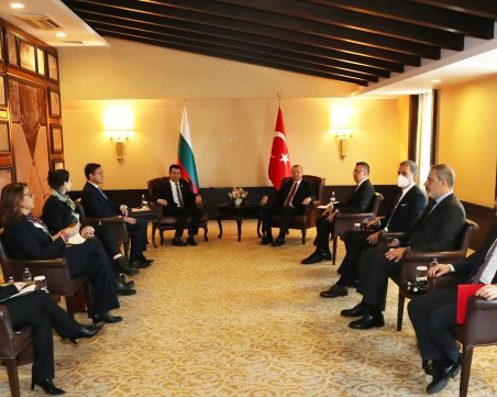 Петков разговаря с Ердоган за влаковата връзка между Истанбул и Пловдив