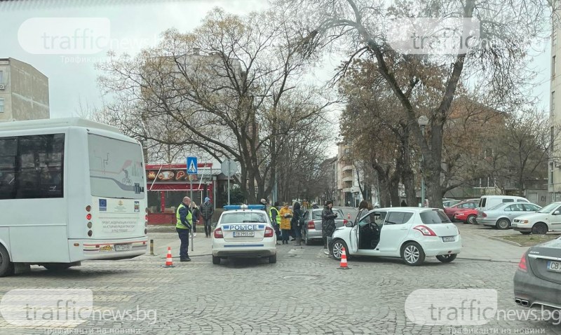 Три коли се блъснаха на кръстовище в Кючука