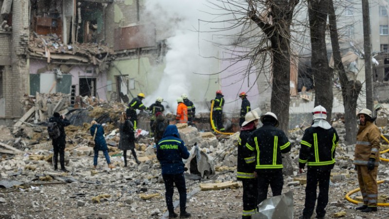 Украйна: Обстрелвана е джамия с 80 цивилни