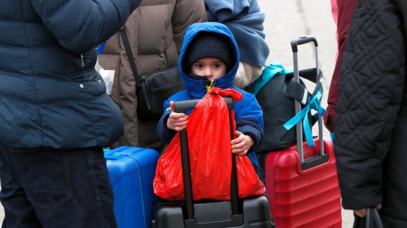 Британците ще получават по 350 паунда на месец, ако настанят бежанци от Украйна