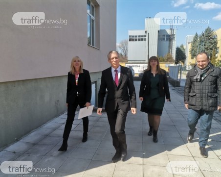 Министър Денков от Пловдив: Подготвяме се за приемем до 100 000 деца от Украйна